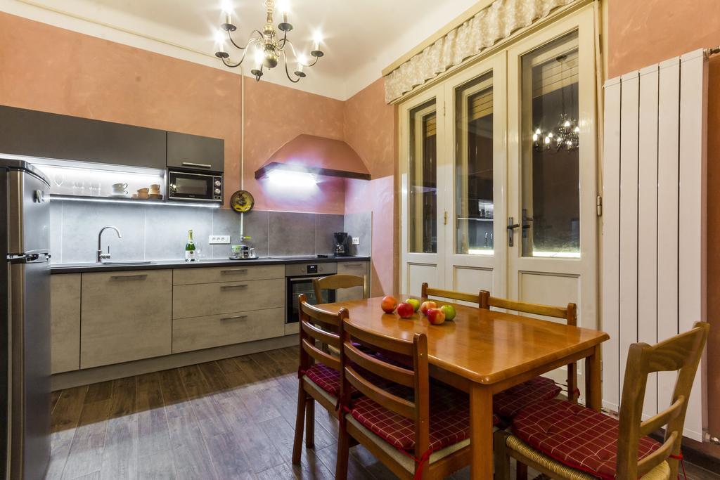 Spacious & Smart Center Apartment Pula Exterior photo